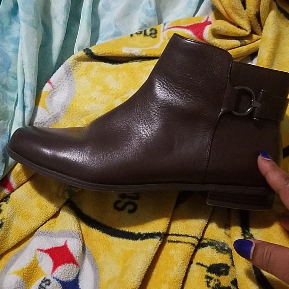 Nice pair .NICE PAIR ANKLES BOOTS - Picture 2 of 4